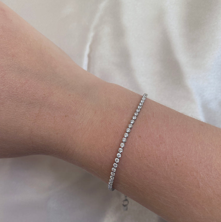 bracelet bijou tennis riviere samantha joliecoeur bijoux en acier inoxydable porté au poignet zoom